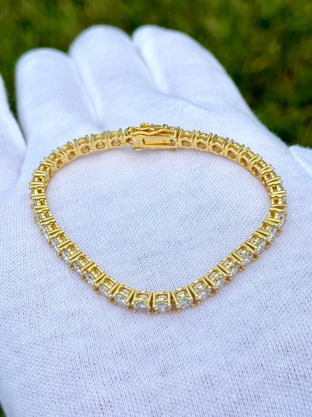 18K Gold Plated, 11.7CTW Moissanite Tennis Bracelet - Picture 5 of 7